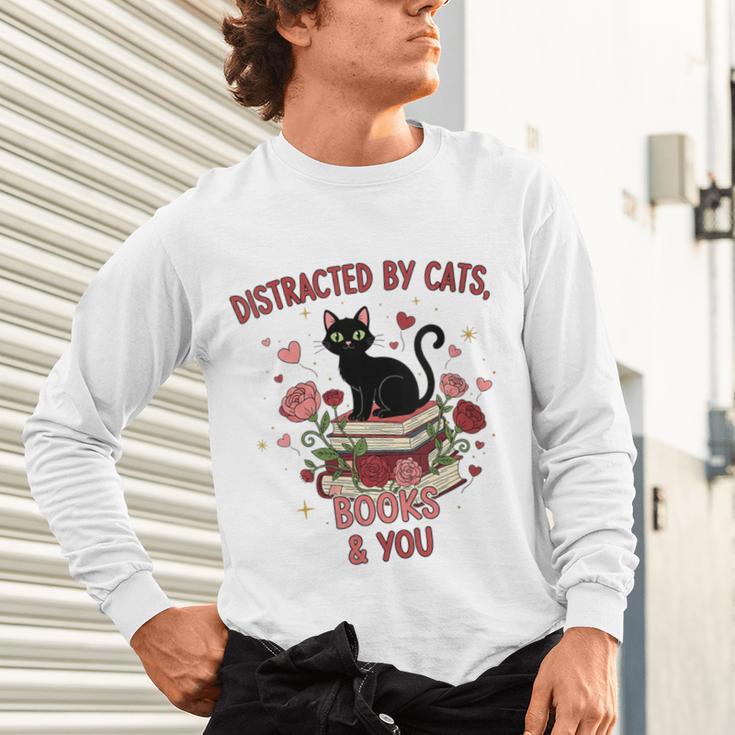 Women's Cat Books Romantic Floral Aesthetic Book Lover Cat Owner Unisex Long Sleeve T-Shirt