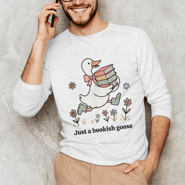 Goose With Books Cute Bookworm Reader Unisex Long Sleeve T-Shirt