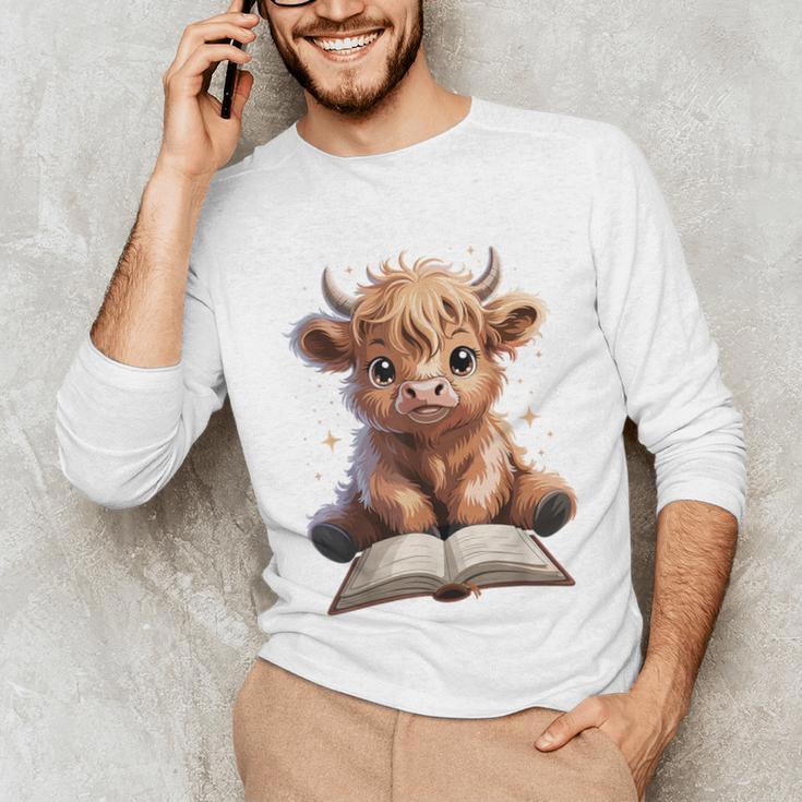 Highland Cow Reading Book Bookworm Unisex Long Sleeve T-Shirt Highland Cow Reading Book Bookworm Unisex Long Sleeve T-Shirt
