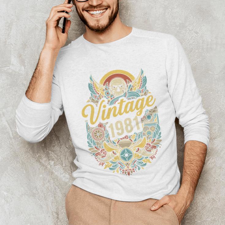 Vintage 1981 Retro Badge Nostalgia Eighties Compass Skull Unisex Long Sleeve T-Shirt