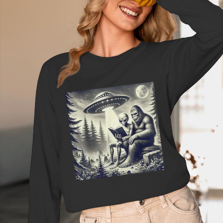Bigfoot With Alien Reading A Book Bigfoot And UFO Unisex Long Sleeve T-Shirt Bigfoot With Alien Reading A Book Bigfoot And UFO Unisex Long Sleeve T-Shirt