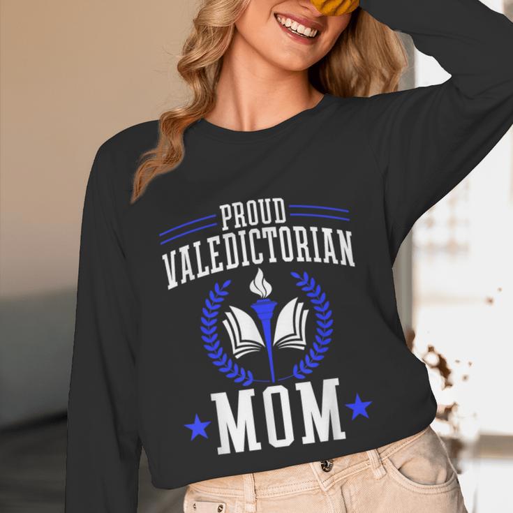 Proud Valedictorian Mom Graduation Grad Mom Class Of 2025 Unisex Long Sleeve T-Shirt