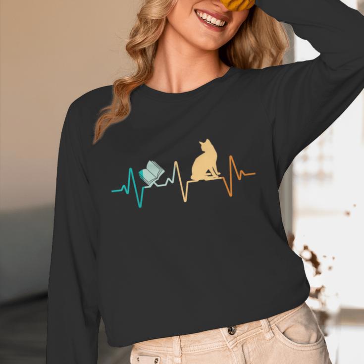 Reading Cat Heartbeat Book & Cat Lover Unisex Long Sleeve T-Shirt