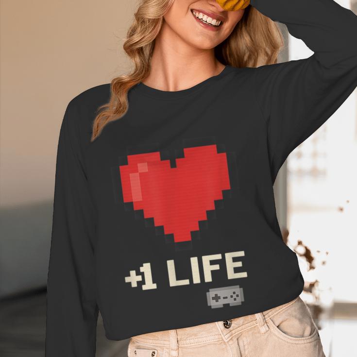Retro Gamer 1 Life Pixel Heart – 8-Bit Gaming Nostalgia Unisex Long Sleeve T-Shirt