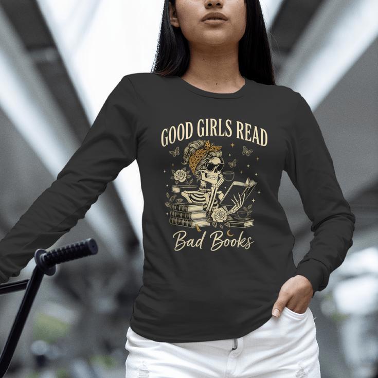 Good Girls Read Bad Books Vintage Skeleton Reader Unisex Long Sleeve T-Shirt