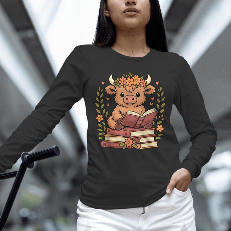 Highland Cow Reading Book Graphic Cow With Book Floral Unisex Long Sleeve T-Shirt Highland Cow Reading Book Graphic Cow With Book Floral Unisex Long Sleeve T-Shirt