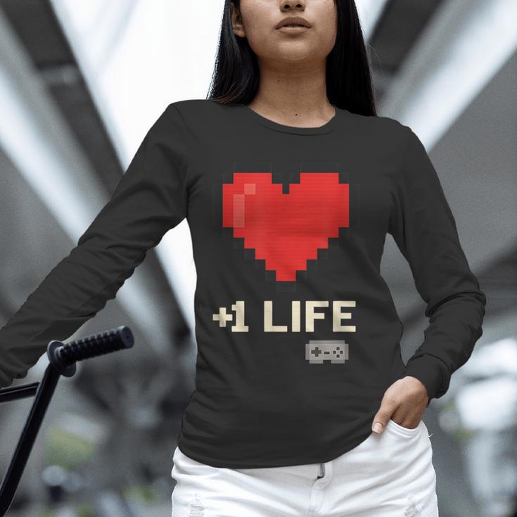 Retro Gamer 1 Life Pixel Heart – 8-Bit Gaming Nostalgia Unisex Long Sleeve T-Shirt