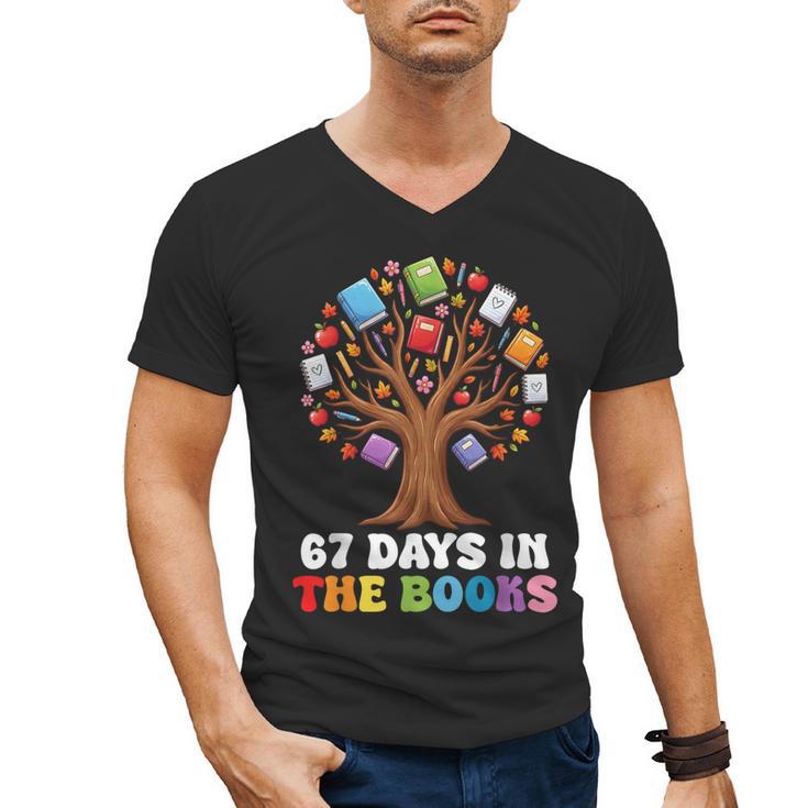 67 Days In The Books Reading Teacher 67th Day Of School Kids Men's V-Neck T-Shirt