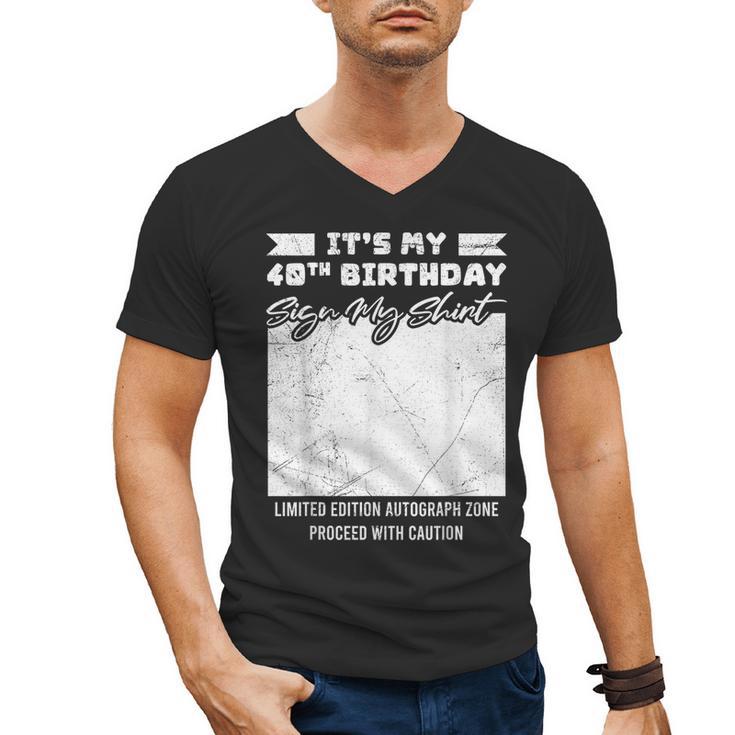 Birthday It's My 40th Birthday Guest Book Birthday Party Men's V-Neck T-Shirt