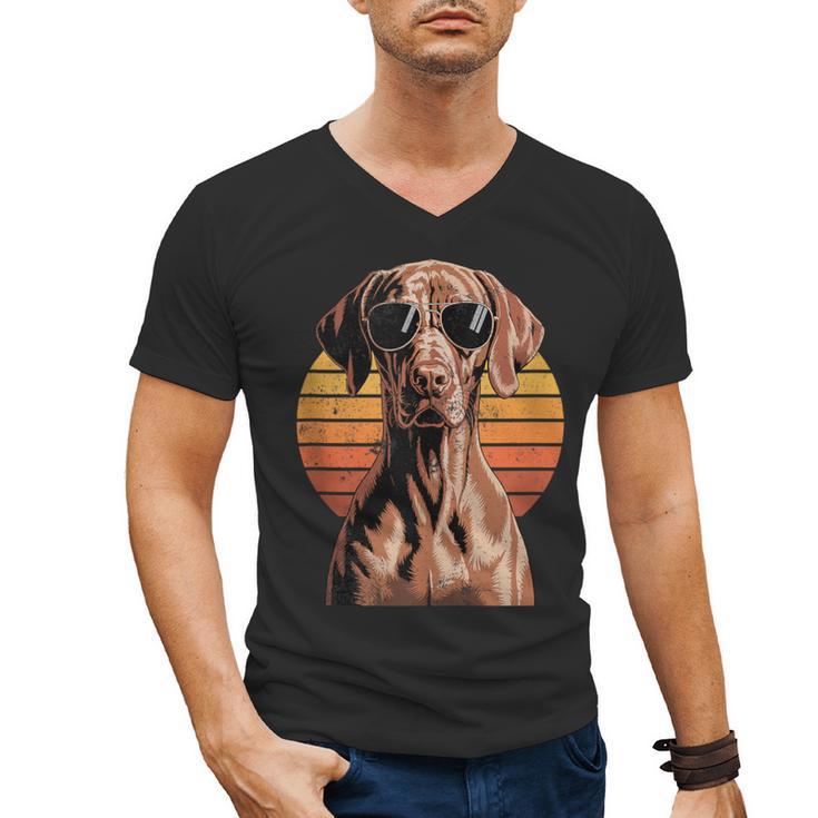Cool Retro Vizsla Dog Mom Dad Vintage Pet Lovers Men's V-Neck T-Shirt