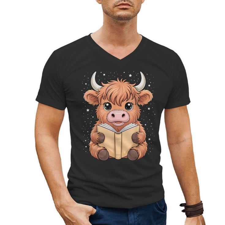 Cute Highland Cow Reading Book Men's V-Neck T-Shirt