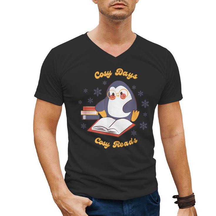Cute Xmas Book Lover Penguin Reading Cosy Days Cosy Reads Men's V-Neck T-Shirt