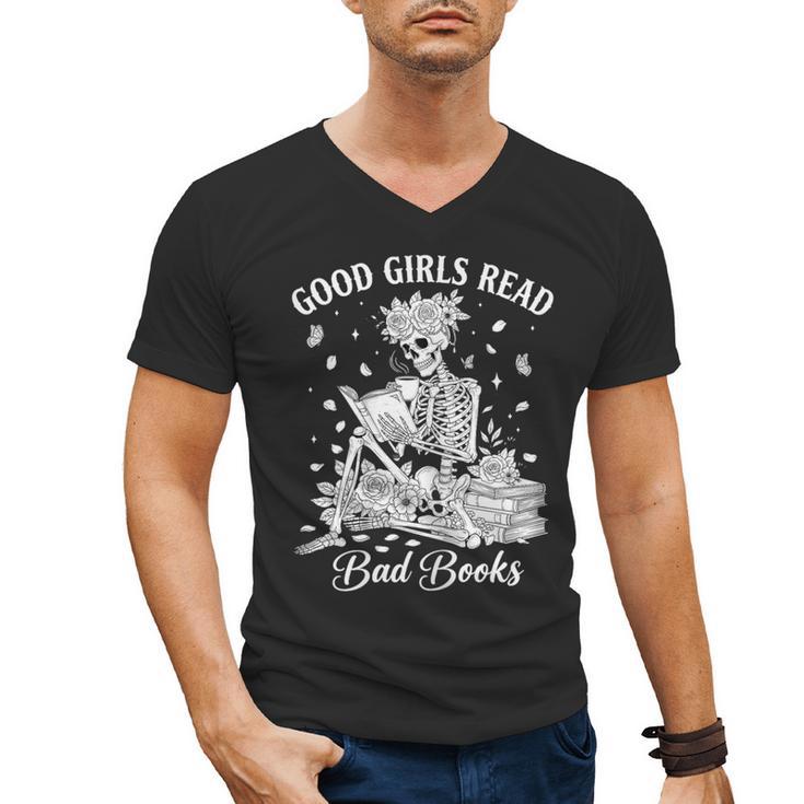 Good Girls Read Bad Books Skeleton Reading Book Halloween Men's V-Neck T-Shirt