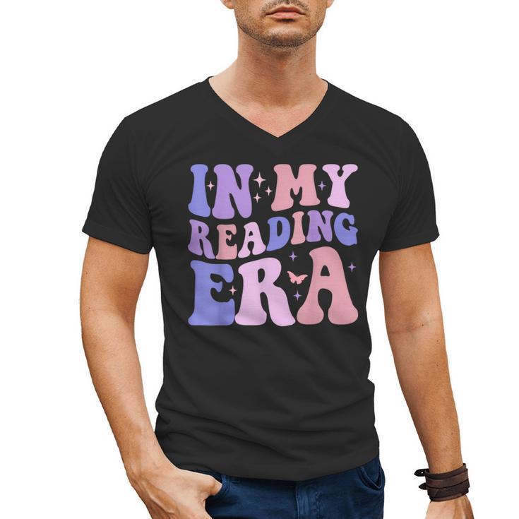 Groovy In My Reading Era Book Lovers Book Reader Men's V-Neck T-Shirt