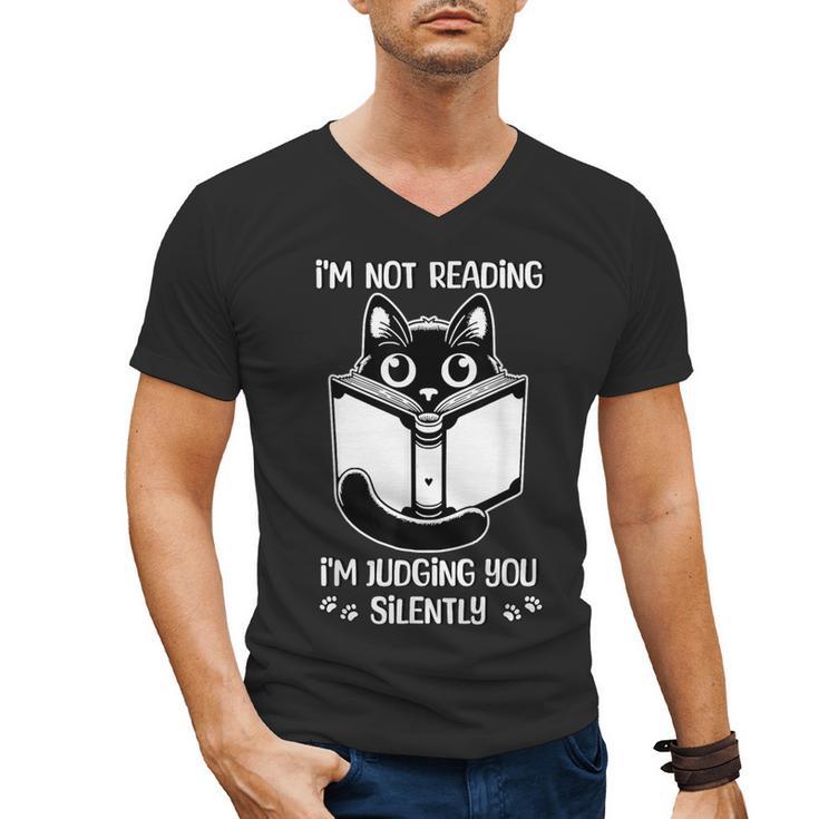 I’m Not Reading I’m Judging You Silently Fun Cat Book Lover Men's V-Neck T-Shirt