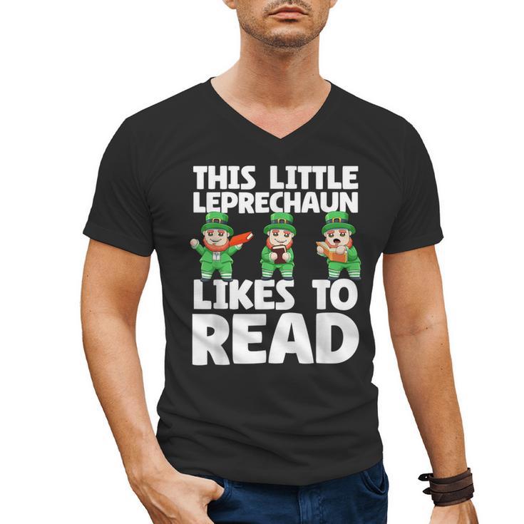 This Little Leprechaun Likes To Read St Patrick's Day Book Men's V-Neck T-Shirt