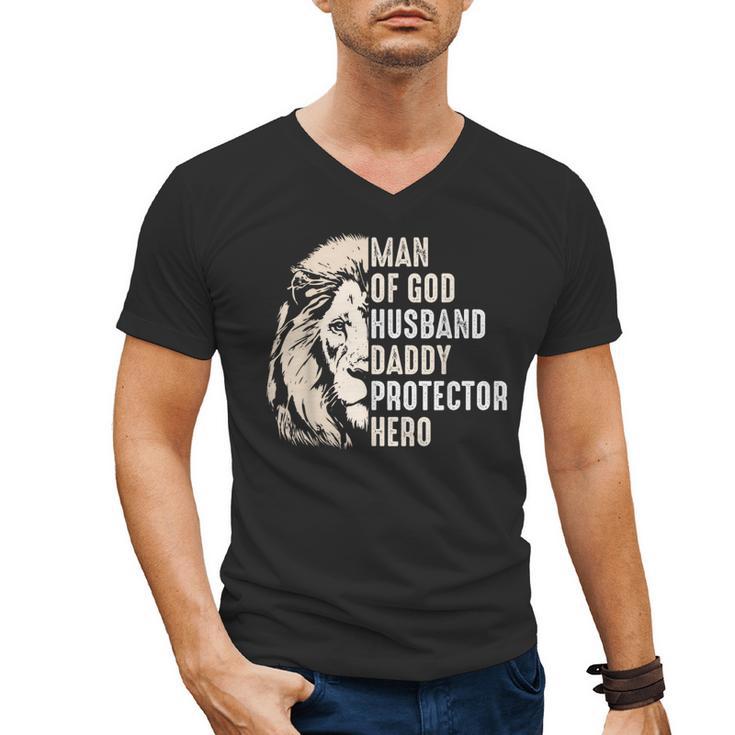 Man Of God Husband Daddy Protector Hero Lion Father's Day Men's V-Neck T-Shirt