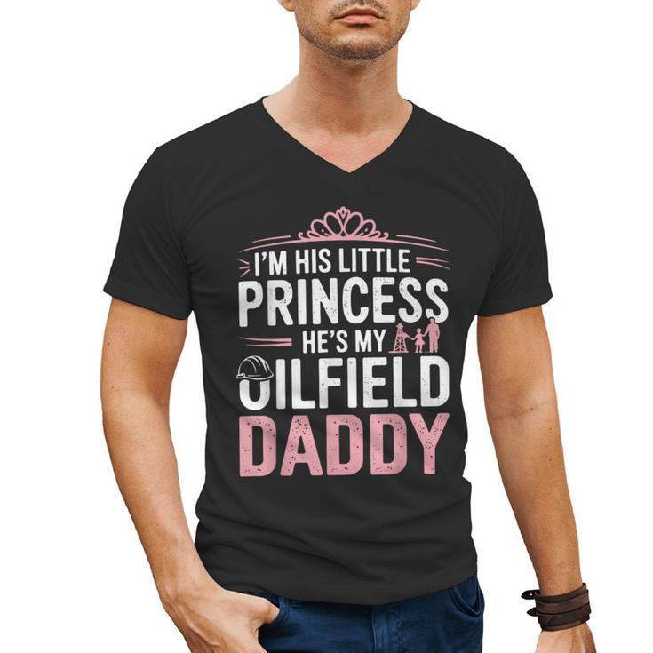 Oilfield Dad Oilfeild My Daddy Works In The Oilfield Men's V-Neck T-Shirt