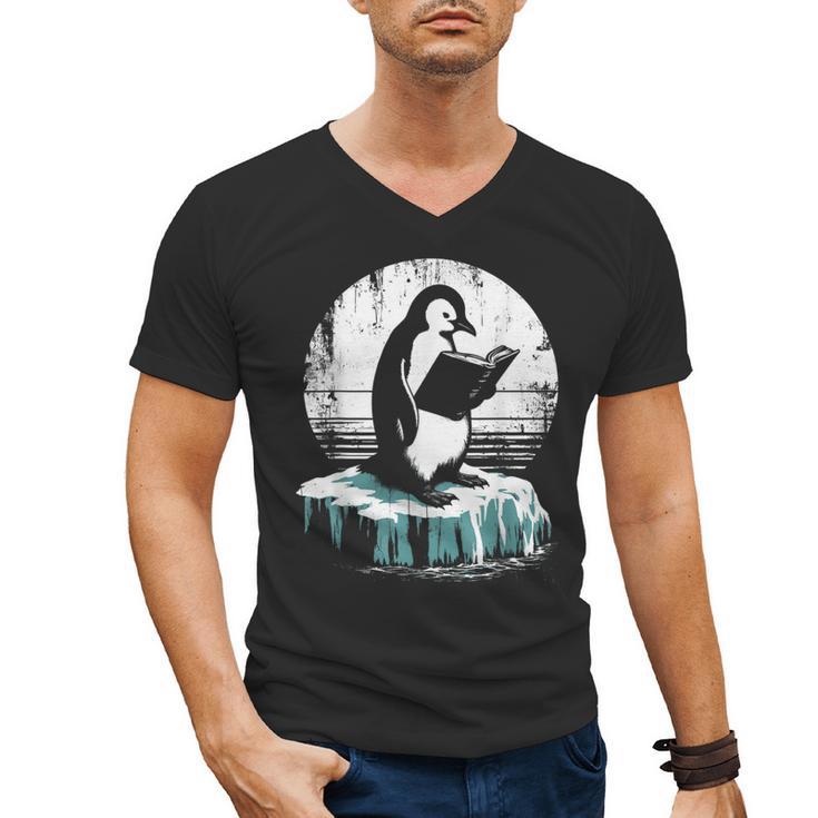 Penguin Reading A Book Vintage Graphic Bookworm Lover Men's V-Neck T-Shirt