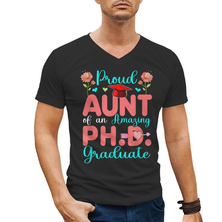 Proud Aunt Of An Amazing PhD Graduate Family Graduation Men's V-Neck T-Shirt