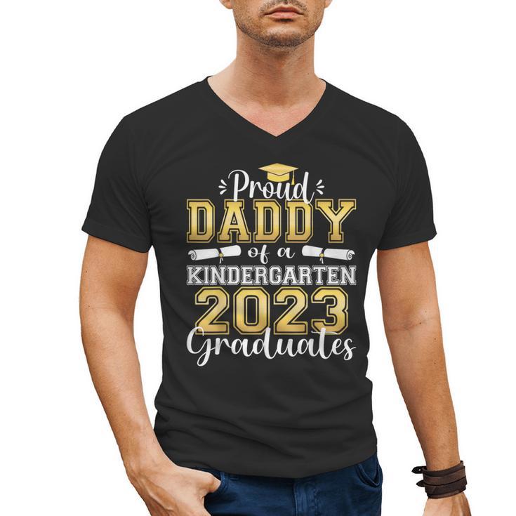 Proud Daddy Of Kindergarten Graduate 2023 Graduation Daddy Men's V-Neck T-Shirt