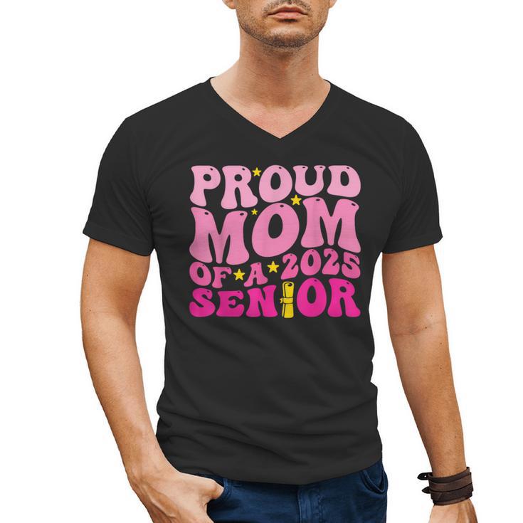 Proud Mom Of a 2025 Graduate Class Senior Graduation Mother Men's V-Neck T-Shirt