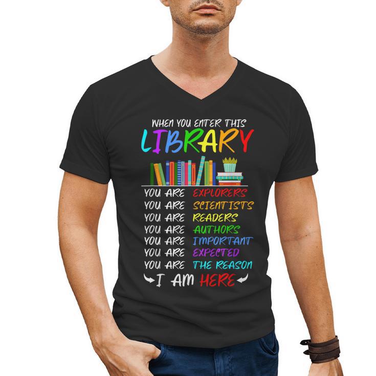Retro Librarian Book Reader Library Book Reading Men's V-Neck T-Shirt