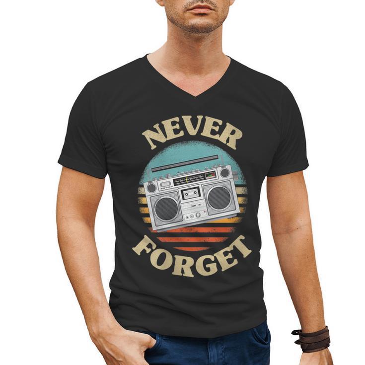 Retro Radio Never Forget Nostalgia Vintage Men's V-Neck T-Shirt