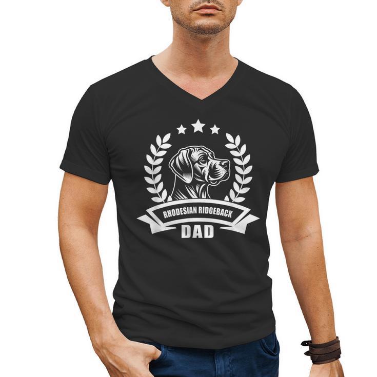 Rhodesian Ridgeback Dad With Banner And Ear Wreath Men's V-Neck T-Shirt