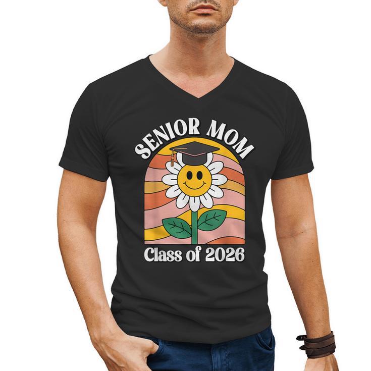 Senior Mom Class Of 2026 Daisy Flower Retro Graduation Men's V-Neck T-Shirt