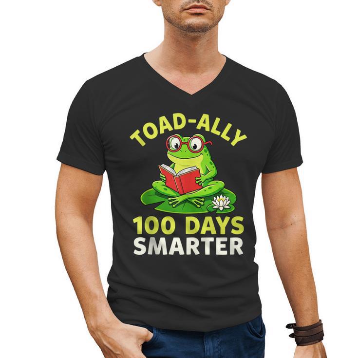 Toad-Ally 100 Days Smarter Frog Reading Book 100 School Day Men's V-Neck T-Shirt