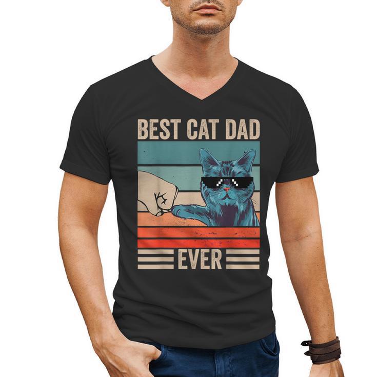 Vintage Best Cat Dad Ever Bump Fist Father's Day Cat Daddy Men's V-Neck T-Shirt