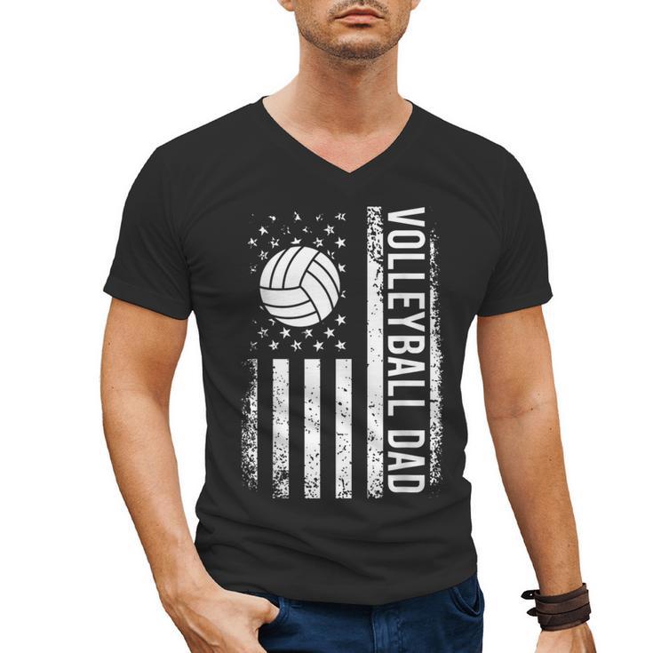 Vintage Volleyball Dad USA Flag Retro Fathers Day Daddy Papa Men's V-Neck T-Shirt