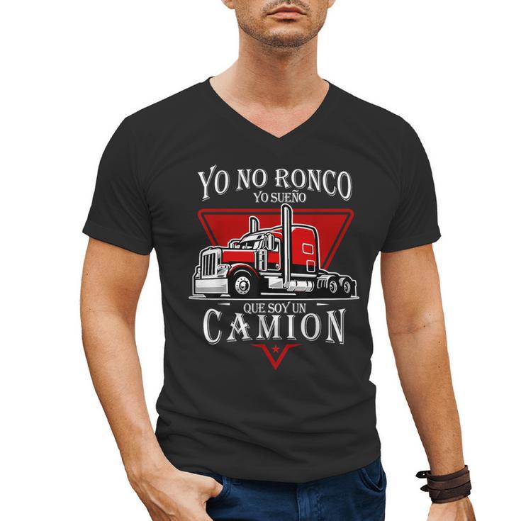 Yo No Ronco Yo Sueno Que Soy Un Camion Latin Dad Spanish Men's V-Neck T-Shirt