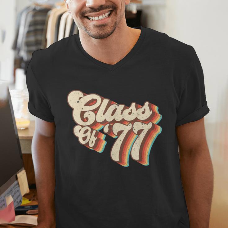 1977 Class Reunion Retro Class Of 77 High School Graduation Men's V-Neck T-Shirt
