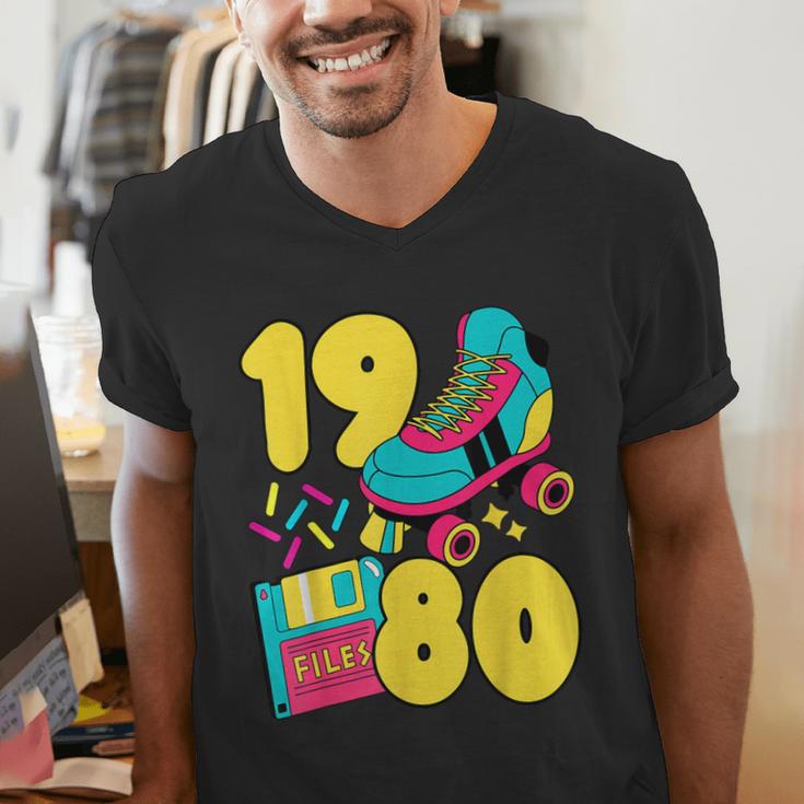 1980 Retro Raised In The 80s Old School Nostalgia Vibes Men's V-Neck T-Shirt
