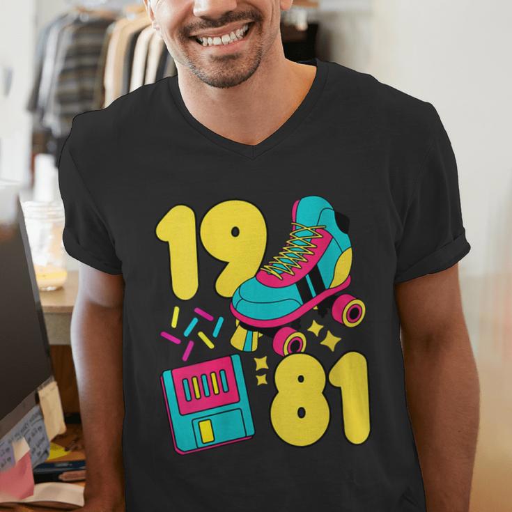 1981 Retro Raised In The 80s Old School Nostalgia Vibes Men's V-Neck T-Shirt