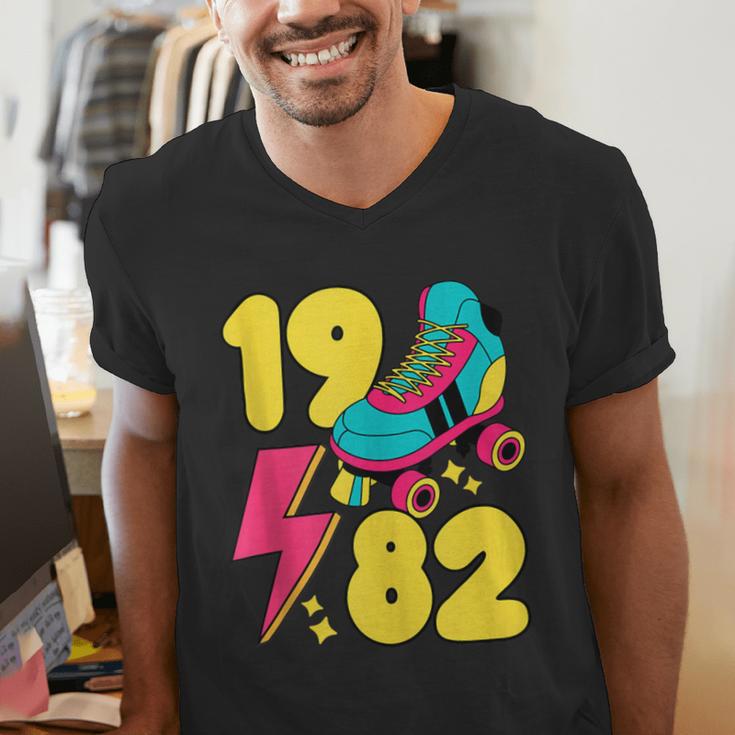 1982 Retro Raised In The 80s Old School Nostalgia Vibes Men's V-Neck T-Shirt 1982 Retro Raised In The 80s Old School Nostalgia Vibes Men's V-Neck T-Shirt