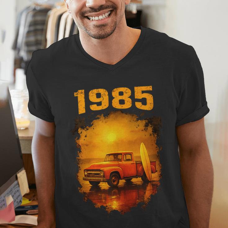 1985 Vintage Sunset Surf Truck Retro Beach Nostalgia Men's V-Neck T-Shirt