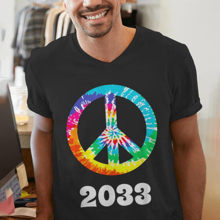 2033 Graduation Class Year Tie Dye Peace Sign Men's V-Neck T-Shirt