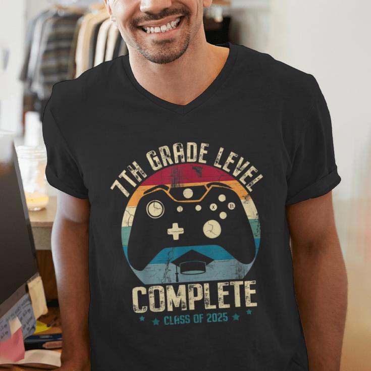 7th Grade Level Complete Gamer Class Of 2025 Graduation Boy Men's V-Neck T-Shirt