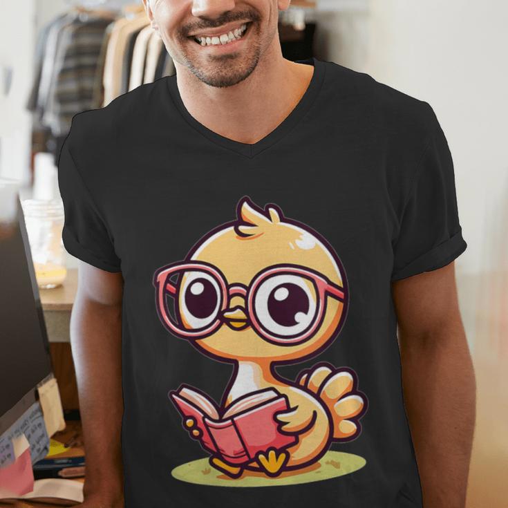 Adorable Book Lover Ostrich With Reading Glasses Cute Men's V-Neck T-Shirt Adorable Book Lover Ostrich With Reading Glasses Cute Men's V-Neck T-Shirt