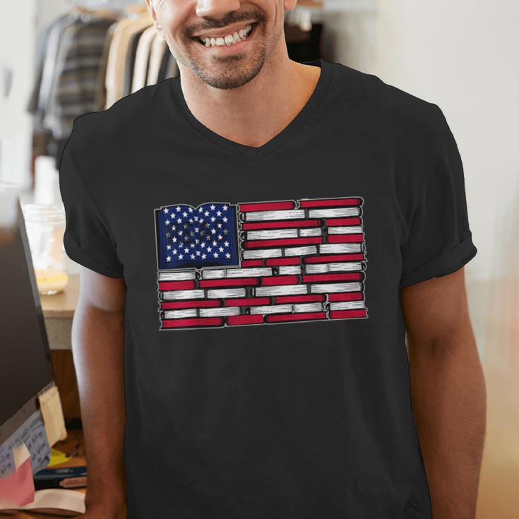 America US Flag Books Library Reading For Book Lover Reader Men's V-Neck T-Shirt