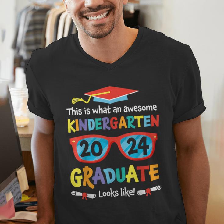 Awesome Kindergarten Graduate Looks Like 2024 Graduation Men's V-Neck T-Shirt