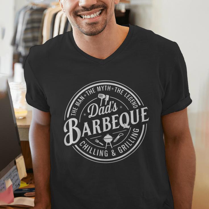 BBQ Grilling Dad Smoking Meat Barbecue Gag Pit Master Father Men's V-Neck T-Shirt