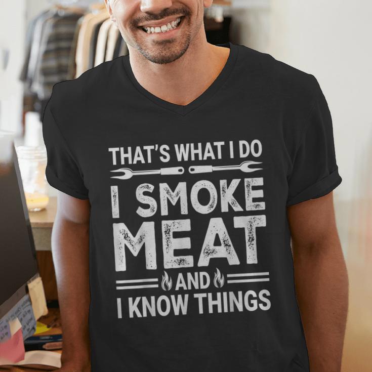 BBQ Grilling Dad Smoking Meat Barbecue Pun Pit Master Father Men's V-Neck T-Shirt BBQ Grilling Dad Smoking Meat Barbecue Pun Pit Master Father Men's V-Neck T-Shirt