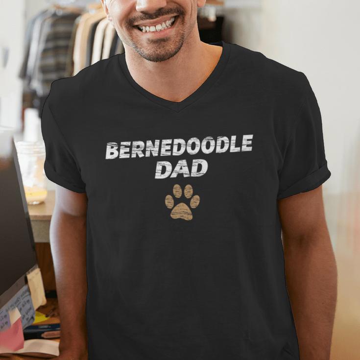 Bernedoodle Dad & Kids Tee Fathers Day T-Shirt Men's V-Neck T-Shirt