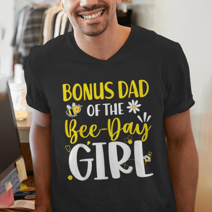 Bonus Dad Of The Bee Day Girl Birthday Party Family Men's V-Neck T-Shirt