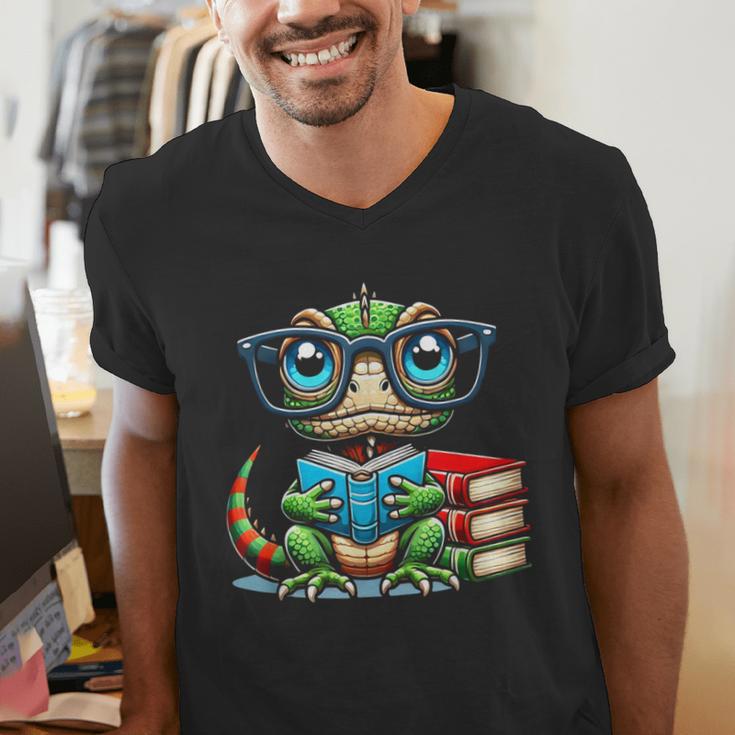 Book Lover Reading Iguana Men's V-Neck T-Shirt