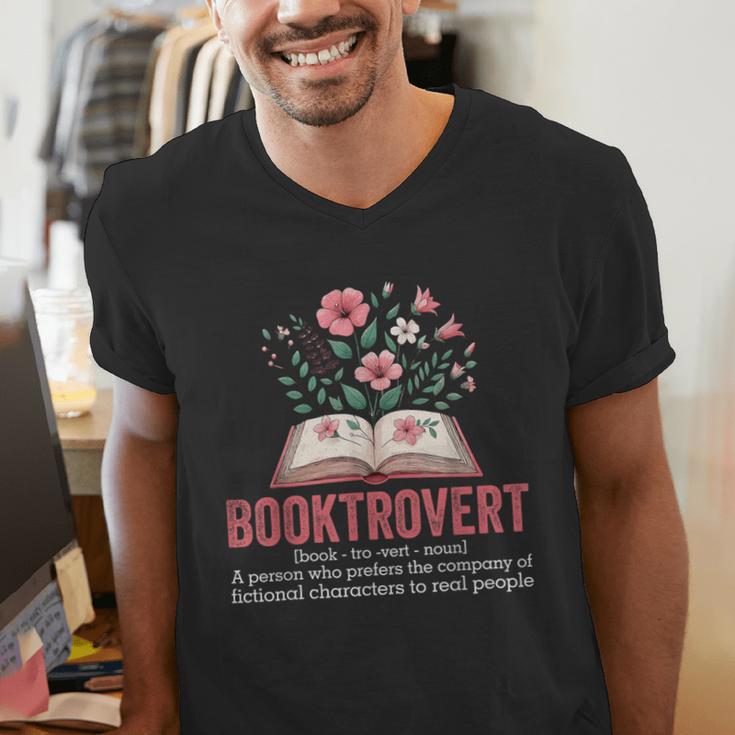 Booktrovert Book Lover Bookworm Reading Books Librarian Men's V-Neck T-Shirt